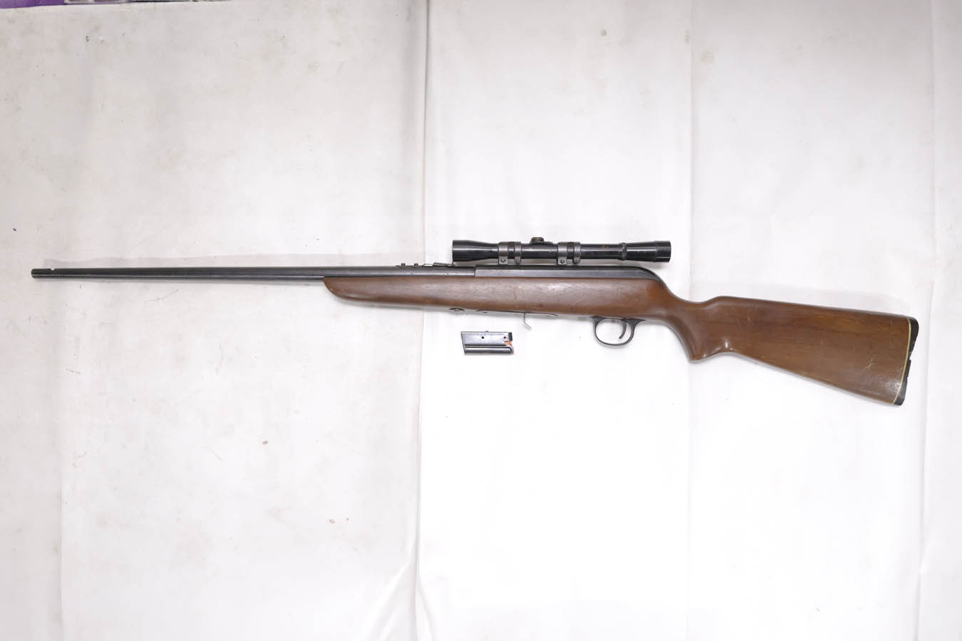 HARRINGTON  RICHARDSON Model 800 Lynx .22LR Police Trade-In Rifle with Scope